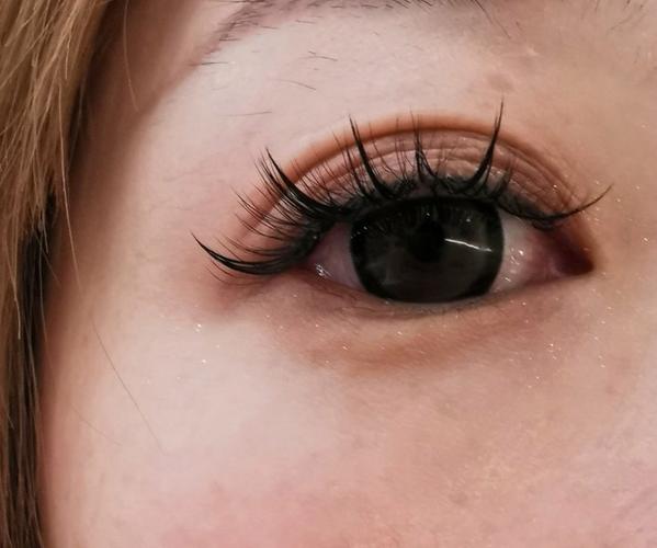 What is the price range for commonly grown eyelashes(pic1)