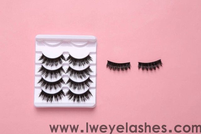 How should girls choose false eyelashes(pic2)